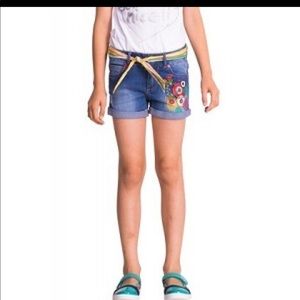Desigual Girl’s Denim belted shorts. Size 13/14